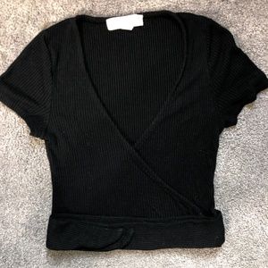 Black low-cut Urban Shirt